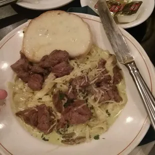 Steak tip alfredo