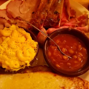 2 meat bbq plate with baked beans and mac n cheese