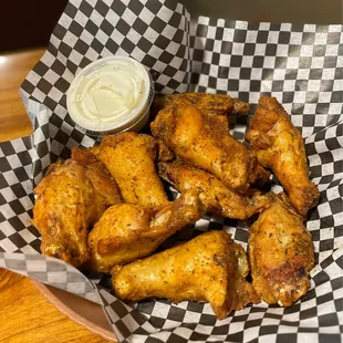 10 wings with Cajun Dry Rub! I love a good dry rub! The wings stay crispy.