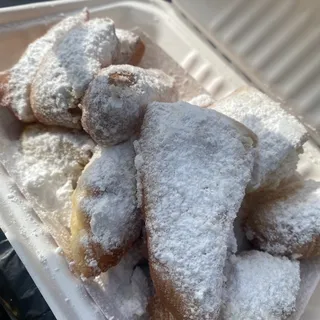 Dusty B-Holes Beignet