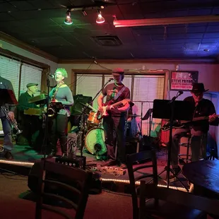 Live music !!