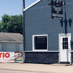 Best stop on the way to the lake! Pet friendly patio. Very friendly staff. Amazing breakfast, bloodys and hand pattied burgers!