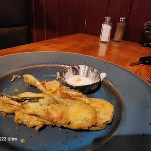 Fried pickles (delicious)