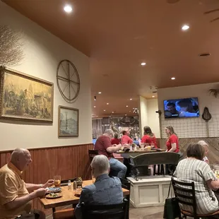 Buffet was adjacent to the far room you see in this picture.