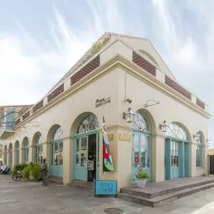 Welcome to our Gallery!  Come on in, we'd love to show you around!