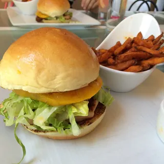 GRILLED CHICKEN SANDWICH