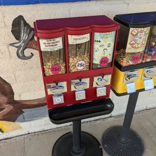 Vending machine at Dwaynes