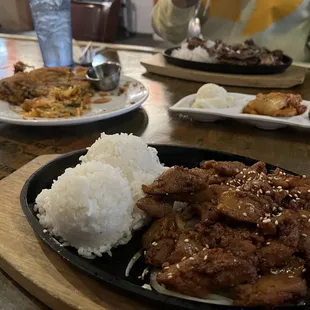Dak Bulgogi and Bulgogi