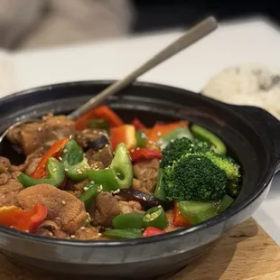 经典黄焖鸡米饭（带饭） Yellow Braised Chicken (bone-in)