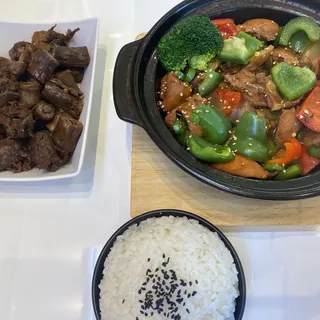 Yellow Braised Chicken (Bone-In) ()