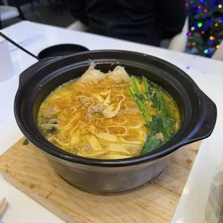 Golden Chilli Beef Slice Rice Noodle (Spicy)