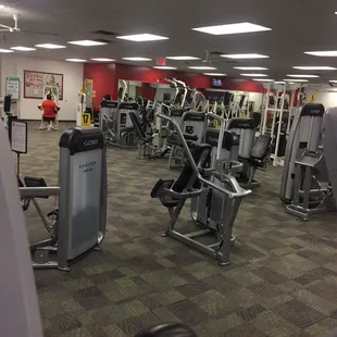 New flooring would take this place a long way but not a bad place to sweat in!