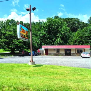 Dyer's Deli -- storefront