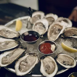 2 oyster types. Half Riptide... Yum!