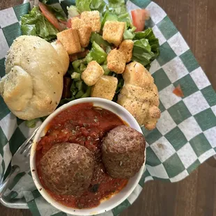 Meatballs Marinara - sauce was sour and meatball felt like they were deep fried.