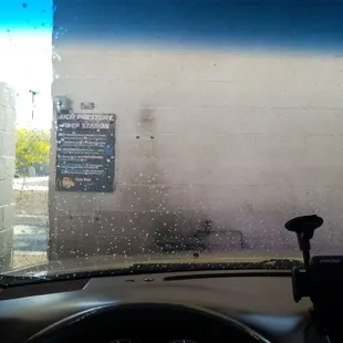 I like comming here. Cheap and diligent. I wished there was more room to get around with the cars.