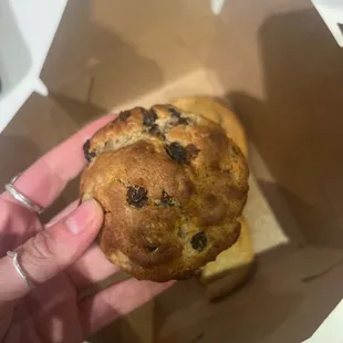 Oatmeal raisin cookie