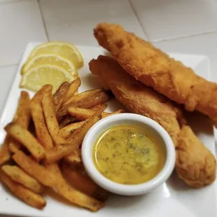 Dynamite Deep fried King crab legs with season fries