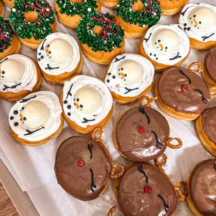 Christmas donuts!!