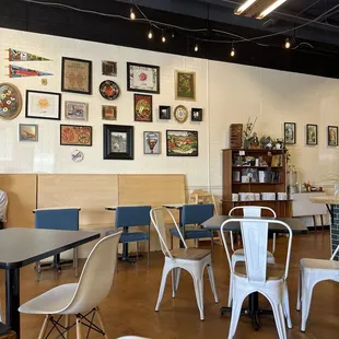 ramen and noodles, interior