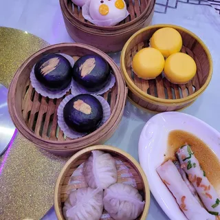 T47 Golden Black Molten Egg Yolk Bun T47