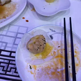 T19 .Molten Egg Yolk Sesame Balls T19