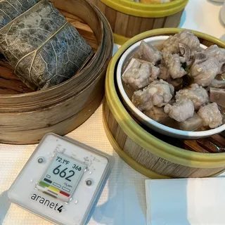 T10 .Sticky Rice In Lotus Leaf T10