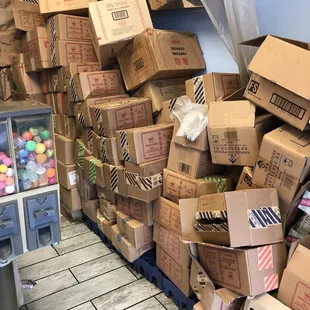 a large pile of boxes