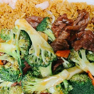 beef, broccoli, carrots, and rice