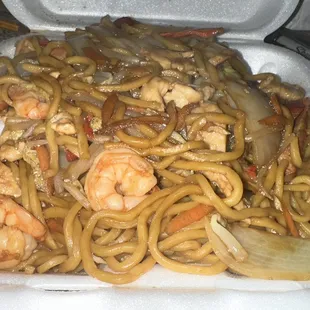Pt shrimp lo mein