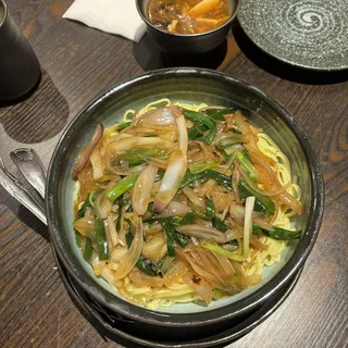 F7. Scalion Mixed Noodles