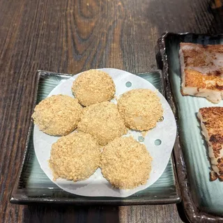 G3. Steamed Black Sesame Balls w/ Peanut