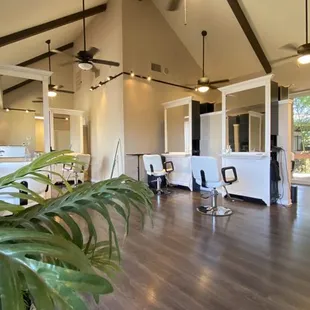 E & C Salon