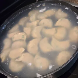 Boiling pork vegetable dumpling gaugees