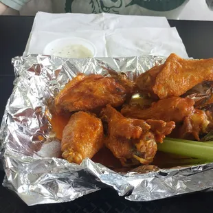Delicious 6pc wings.