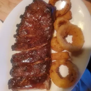 E.G. Famous BBQ Ribs with onion rings