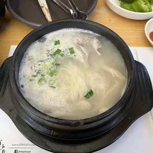 Seolleongtang