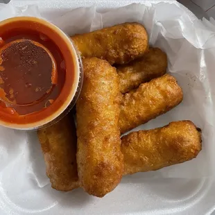6 Mozzarella Sticks are delicious!