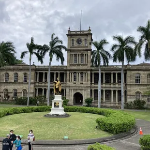 Kamehameha statue that stands today in front of Aliiolani Hale