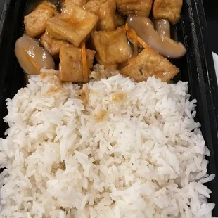 Braised tofu on rice