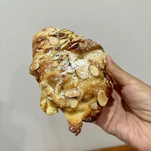 Almonds Croissant.