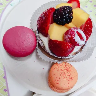 Fruit tart, macarons