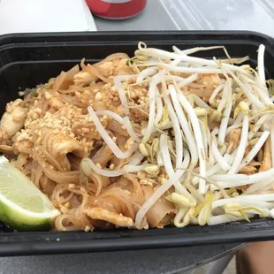 Chicken pad Thai