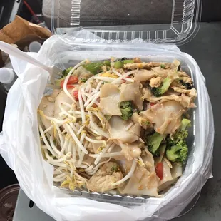 Drunken noodles with chicken