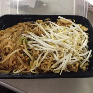 Chicken pad Thai $7! Nummyumm