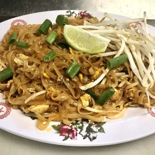 N4. Pad Thai