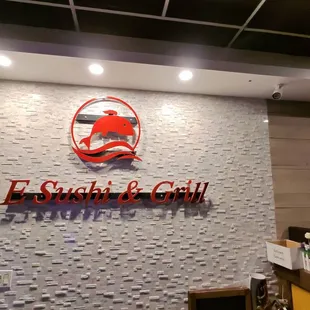 Prompt service, tasty rolls, conveniently located - must try when in Apollo Beach!