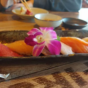 Regular sushi flight