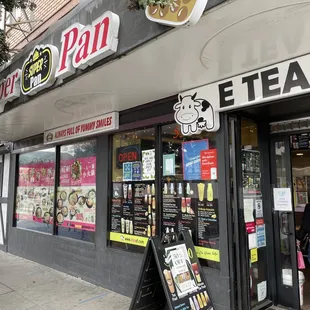 E Tea is located in the front of Super Pan