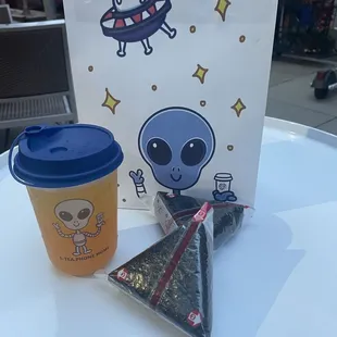 peach tea and salmon ongiri